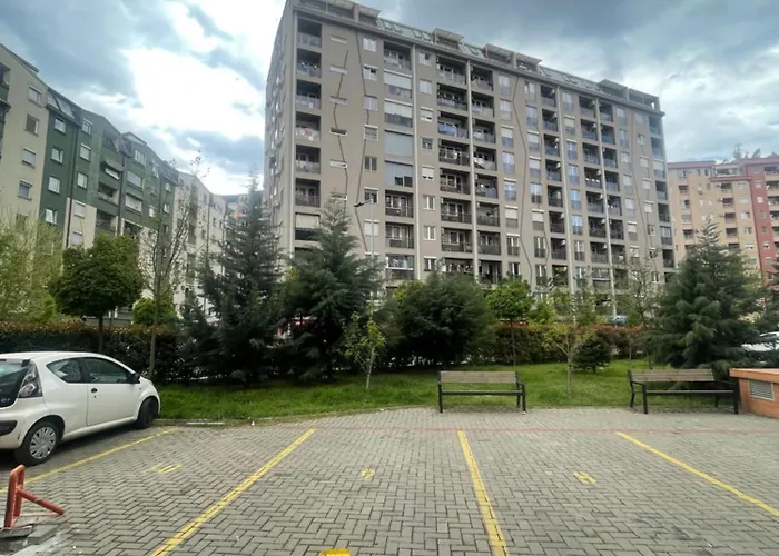 New Modern Rooftop Apartment-Free Private Parking