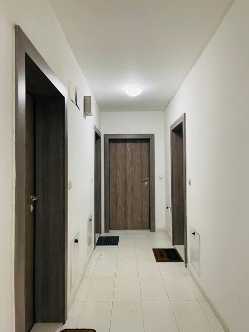 Apartamento New Modern Rooftop Apartment-free Private Parking Skopie