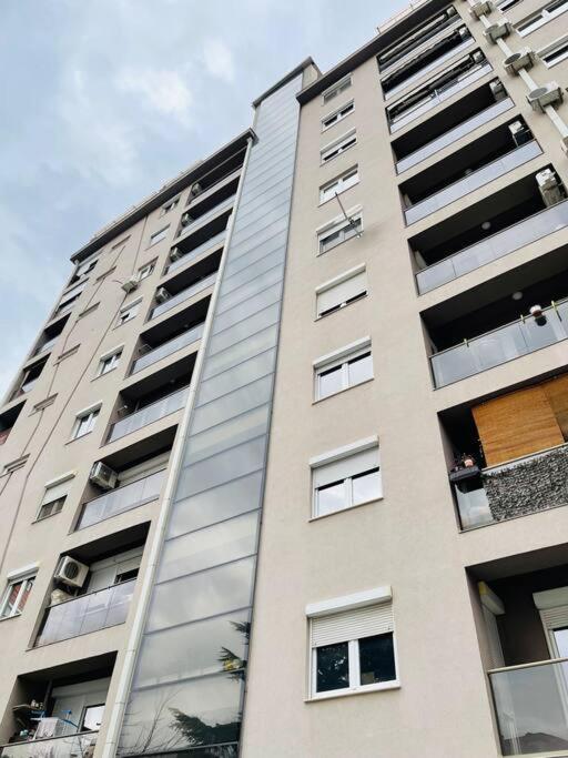 Apartamento New Modern Rooftop Apartment-free Private Parking *