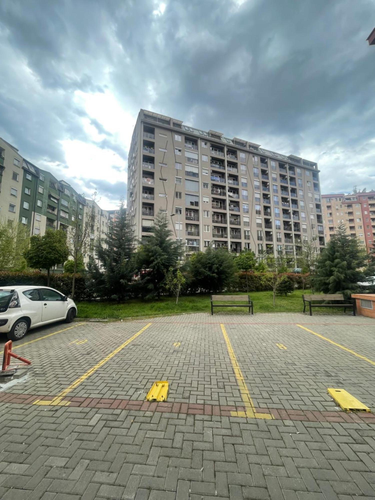 New Modern Rooftop Apartment-free Private Parking *
